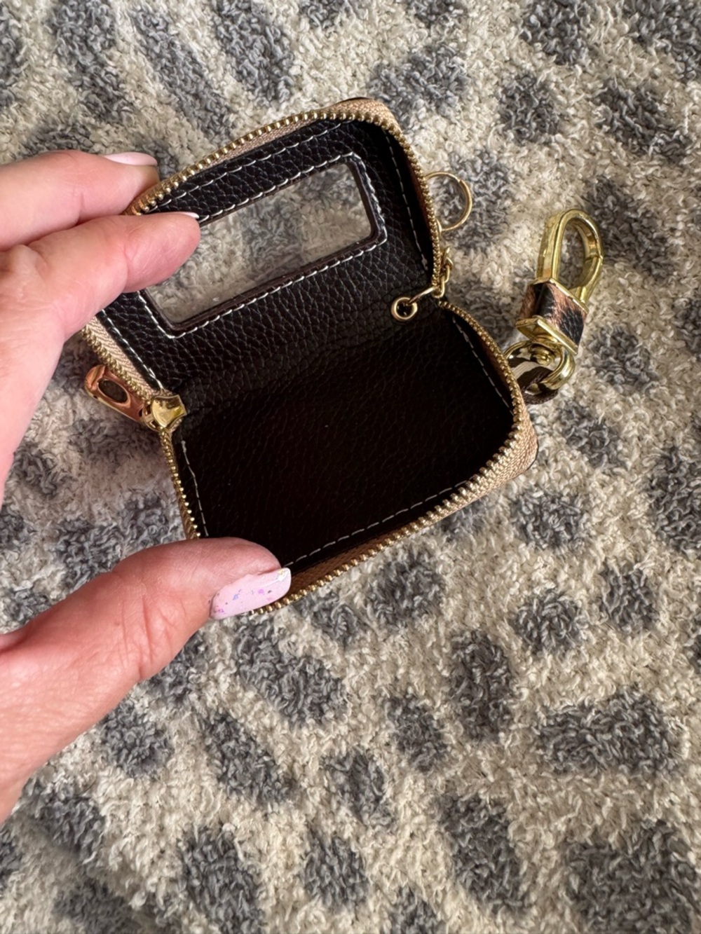 Leopard Print Keychain key fob holder with gold key chain - Picture 3 of 6